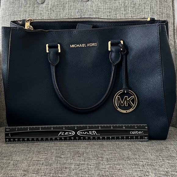 Michael Kors Saffiano Leather Bag - Picture 10 of 12